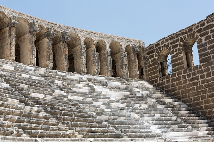 Руины Древнего Амфитеатра В Аспендосе